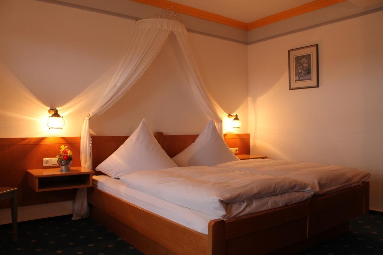 Hotel-Gasthof Zum Hirschen Durrwangen Room photo